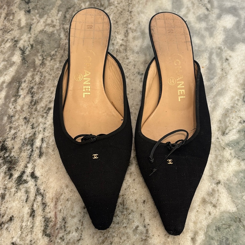CHANEL Black Heels size 41